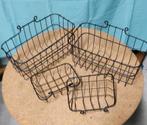4 zwarte metalen mandjes om op te hangen, Huis en Inrichting, Ophalen of Verzenden, Zo goed als nieuw, Rond, Overige materialen