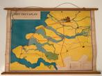 schoolkaart deltawerken vintage 1960, Antiek en Kunst, Antiek | Schoolplaten, Ophalen of Verzenden, Aardrijkskunde