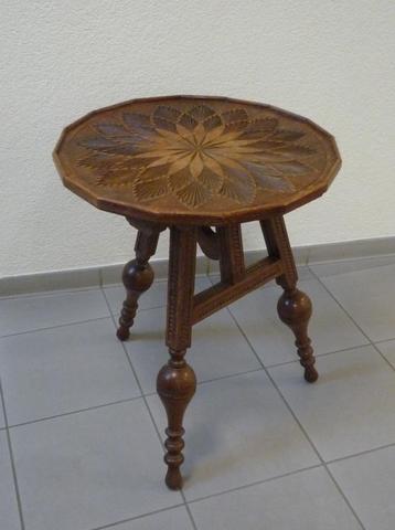 antiek eikenhouten tafel 'flap aan de wand', eind 19e eeuw beschikbaar voor biedingen