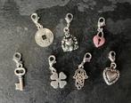 Zilverkleurige bedeltjes . Bedels voor armband, Overige merken, Overige materialen, Ophalen of Verzenden, Zo goed als nieuw