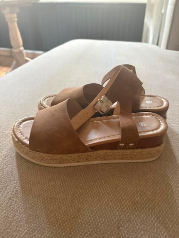 Super mooie cognac kleur sandalen mt 39 NIEUW beschikbaar voor biedingen