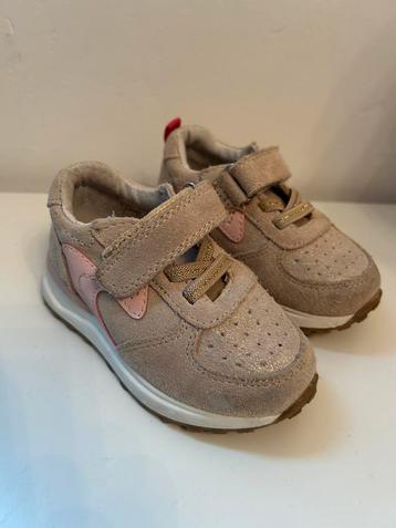 Mooie sneakers beschikbaar voor biedingen