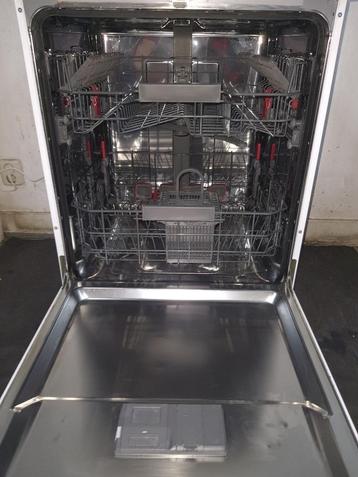 Luxe A++ Whirlpool vaatwasser Werkt super (1.5 jaar oud) beschikbaar voor biedingen