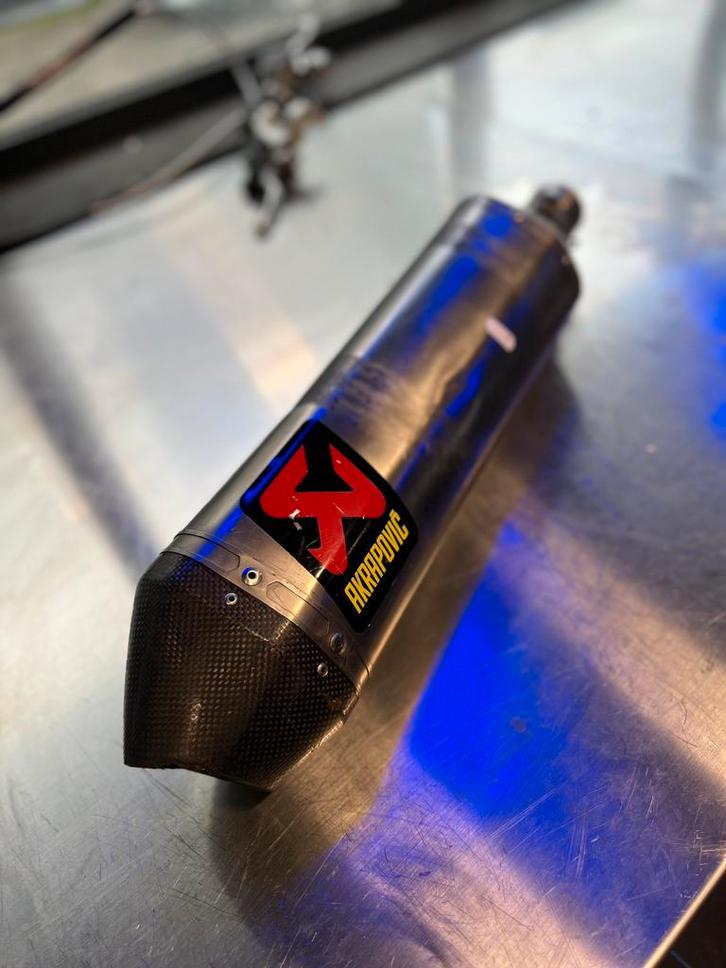 Akrapovič Slip-on Uitlaat, Motoren, Tuning en Styling, Ophalen of Verzenden