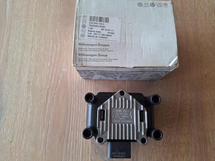 Nieuwe ontstekingstrafo / bobine VAG 032 905 106 E, Auto-onderdelen, Elektronica en Kabels, Audi, Seat, Volkswagen, Skoda, Nieuw