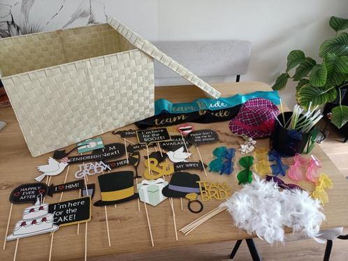 Photobooth props (en doos), Hobby en Vrije tijd, Feestartikelen, Zo goed als nieuw, Versiering, Geboorte of Huwelijk, Ophalen of Verzenden