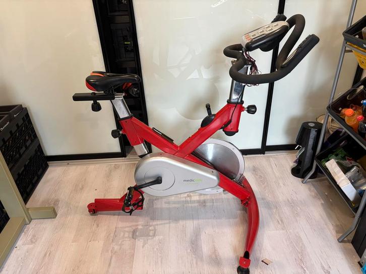 Spinningfiets - Robuust & Verstelbaar, Sport en Fitness, Fitnessmaterialen, Gebruikt, Overige typen, Benen, Ophalen