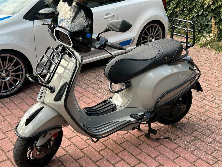 Vespa sprint full options, Fietsen en Brommers, Scooters | Vespa, Zo goed als nieuw, Vespa S, Benzine, Ophalen of Verzenden