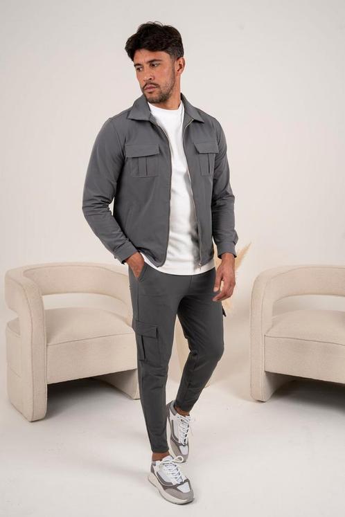 Nieuwe grijze heren set - Maat L, Kleding | Heren, Overige Herenkleding, Nieuw, Ophalen of Verzenden