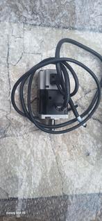 2 servo motoren, Doe-het-zelf en Verbouw, Motoren, Ophalen, Zo goed als nieuw, Elektromotor, Minder dan 1400 rpm