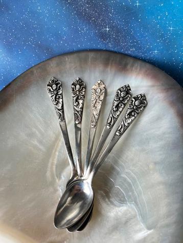 5 zilveren djokja lepeltjes beschikbaar voor biedingen
