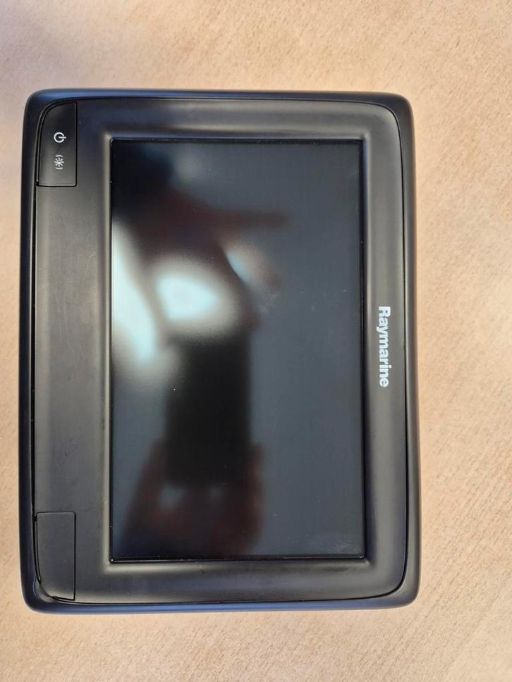 Raymarine 9 inch kaartplotter MET DEFECT, Watersport en Boten, Accessoires en Onderhoud, Gebruikt, Motor en Techniek, Ophalen of Verzenden