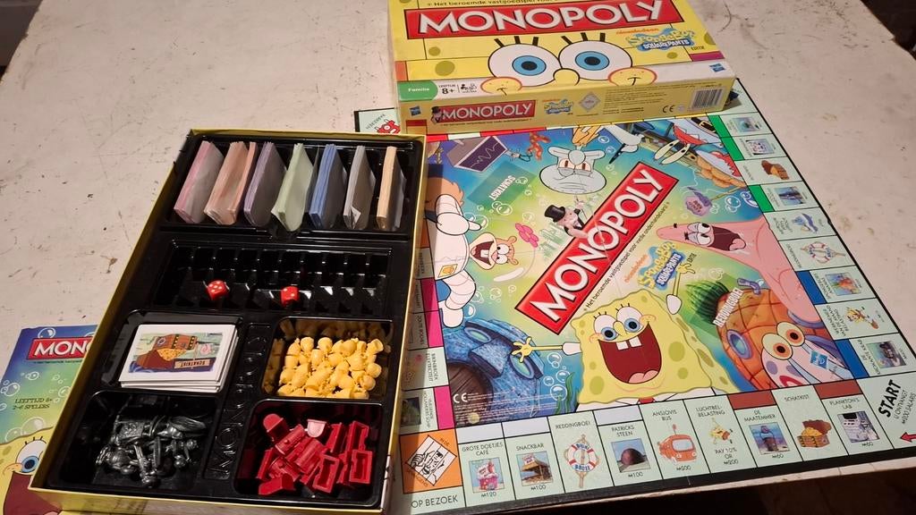 Monopoly spongebob, Hobby en Vrije tijd, Gezelschapsspellen | Bordspellen, Vijf spelers of meer, Ophalen of Verzenden, Gebruikt