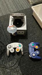 Gamecube met twee controller en mariokart, Racen en Vliegen, Ophalen of Verzenden, Zo goed als nieuw, 3 spelers of meer