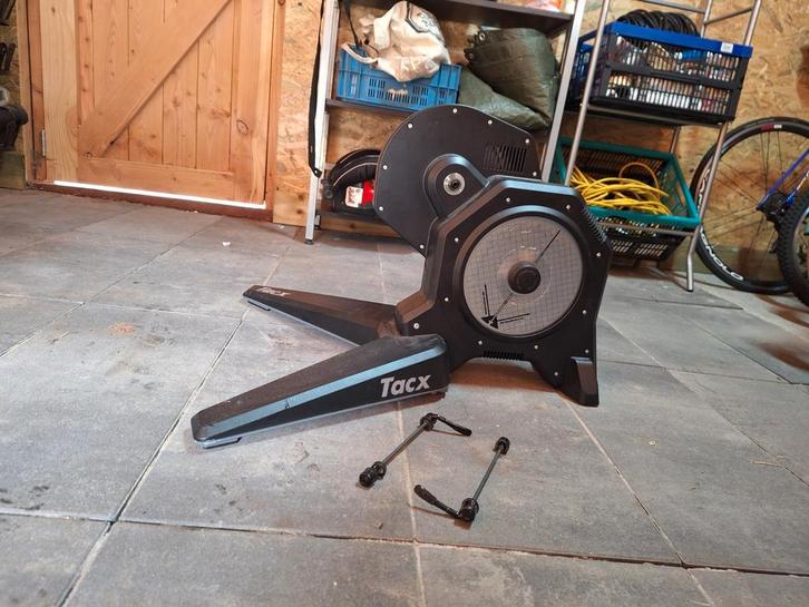 Tacx Flux S Smart indoortrainer., Sport en Fitness, Fitnessmaterialen, Gebruikt, Overige typen, Benen, Ophalen of Verzenden