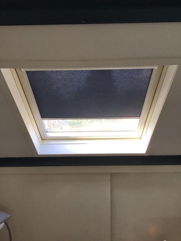 Velux dakraambekleding blauw Luxaflex - nieuw, Huis en Inrichting, Stoffering | Gordijnen en Lamellen, Nieuw, Minder dan 100 cm