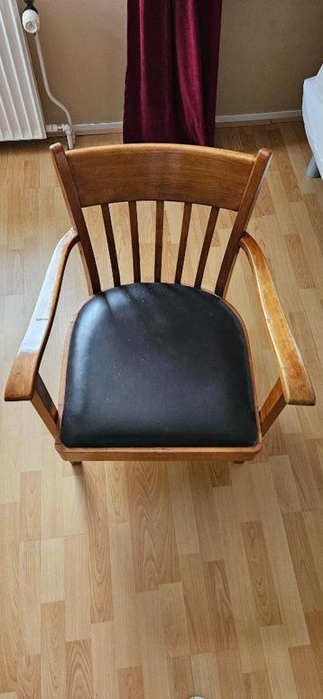 Heren stoeltje beschikbaar voor biedingen