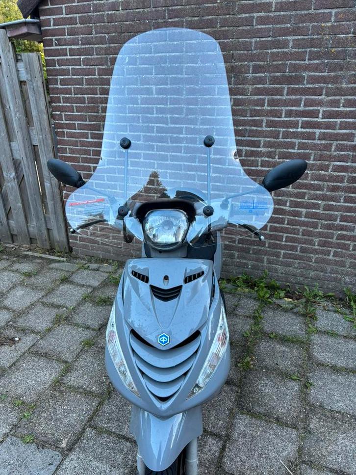 Piaggio zip 4takt 2018, Fietsen en Brommers, Scooters | Piaggio, Gebruikt, Zip, Maximaal 45 km/u, Benzine, Ophalen