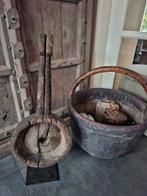 Prachtige houten vijzel op statief van Aura Peeperkorn, Doe-het-zelf en Verbouw, Ophalen of Verzenden, Zo goed als nieuw