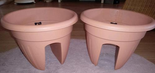 2 kunststof bloempotten Terra Cotta kleur 2 stuks voor €20, Tuin en Terras, Bloempotten, Zo goed als nieuw, Kunststof, Balkon
