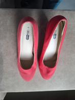 Rode pumps maat 41, Kleding | Dames, Schoenen, Ophalen of Verzenden, Zo goed als nieuw, Rood
