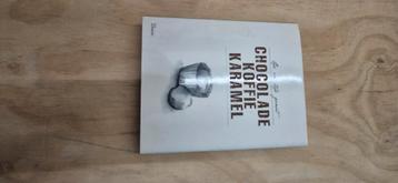 Nieuw kookboek, chocolade, koffie, karamel beschikbaar voor biedingen
