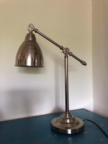 Mooie bureaulamp, tafellamp van Ikea. Barometer