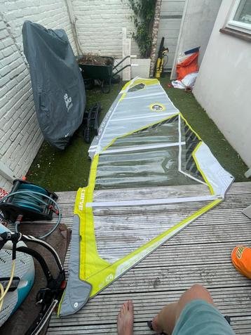 Diverse windsurfzeilen (5.4/6.2/6.7/7.5) beschikbaar voor biedingen