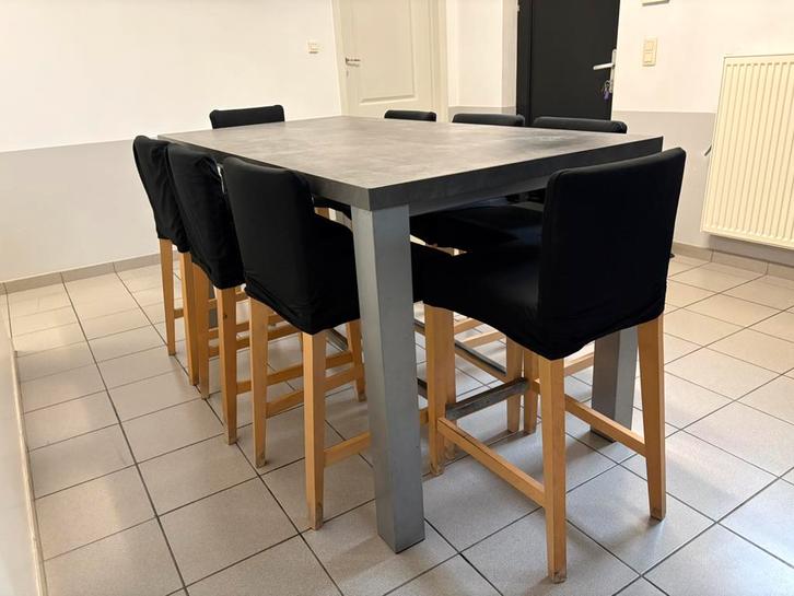 Barkrukken 8 stuks en bartafel, Huis en Inrichting, Barkrukken, Gebruikt, 60 tot 90 cm, Hout, 5 krukken of meer, Met voetsteun