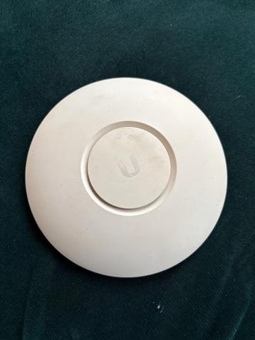 Unifi UAP‑AC‑LITE – compact dual-band access point beschikbaar voor biedingen