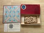 Scrabble vintage met houten bordjes en letters izgs, Een of twee spelers, Ophalen of Verzenden, Gebruikt, Scrabble