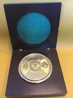 50 jaars Kalender van 2000 tm 2050 jaar., Diversen, Ophalen of Verzenden, Maandkalender, Zo goed als nieuw