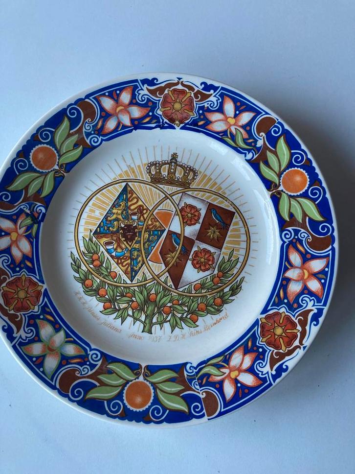 Herinneringsbord Juliana & Bernhard 1937, Antiek en Kunst, Antiek | Keramiek en Aardewerk, Ophalen of Verzenden