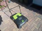 Mechanische veegmachine.  Zie foto's., Tuin en Terras, Veegmachines, Ophalen, Zo goed als nieuw, TEIEN