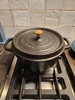 Staub Cocotte - Gietijzeren Braadpan, Huis en Inrichting, Keuken | Potten en Pannen, Gebruikt, Gietijzer, Ophalen of Verzenden