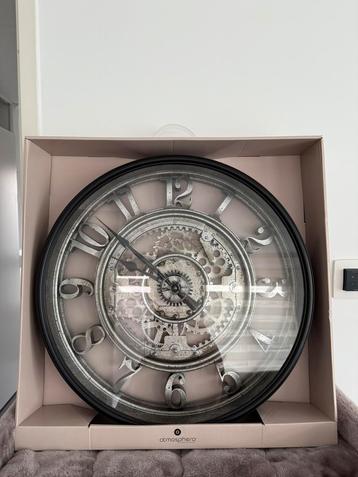 NIEUW WANDKLOK beschikbaar voor biedingen