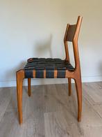 Italiaanse design eetkamerstoelen Sedie Friuli, Huis en Inrichting, Stoelen, Ophalen, Zo goed als nieuw, Bruin