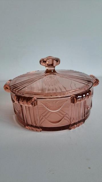 Depressie glas. Persglas voor o.a. koekjes. Art Deco.      s beschikbaar voor biedingen