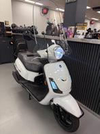 Sym Fiddle 2 Brom Wit E5 45KM BJ 2021 Full Option Led Beugel, Ophalen, Maximaal 45 km/u, Zo goed als nieuw, Benzine