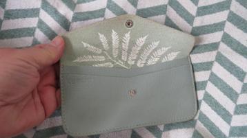Keecie leren portemonnee, hide and seek, kleur: dusty green beschikbaar voor biedingen