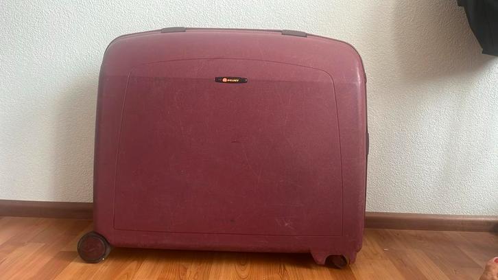 Mooie grote rode DELSEY 4x4 koffer SUPERSTAAT, Sieraden, Tassen en Uiterlijk, Koffers, Gebruikt, Hard kunststof, 70 cm of meer