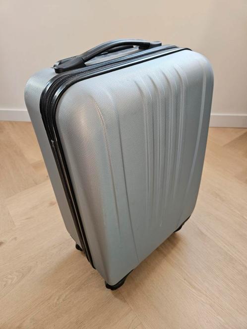 Handbagage koffer grijs hard, Sieraden, Tassen en Uiterlijk, Koffers, Zo goed als nieuw, Hard kunststof, Wieltjes, Ophalen