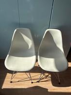 2 Eames Replica Stoelen - Goede Staat!, Huis en Inrichting, Stoelen, Ophalen, Kunststof, Gebruikt, Twee