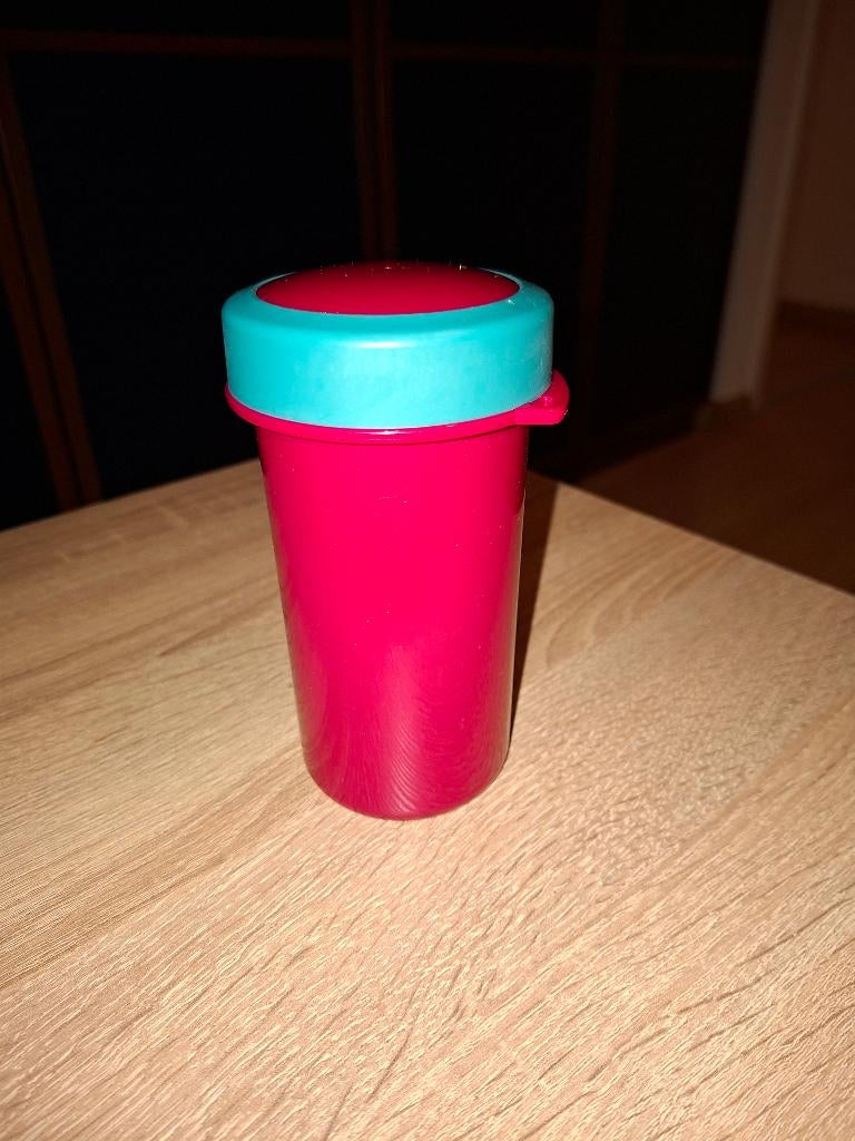 Tupperware "Tumbo drinkbeker afsluitbaar” 350ml. Nieuw, Huis en Inrichting, Keuken | Tupperware, Ophalen of Verzenden, Nieuw, Overige typen