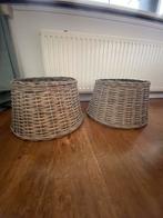 Twee rieten vergrijsde lampenkappen groot, Huis en Inrichting, Lampen | Lampenkappen, Ophalen, Zo goed als nieuw, Rond, 25 tot 50 cm