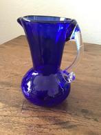 Schenk kannetje glas, met oor , kleur diep blauw, Ophalen of Verzenden
