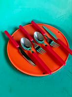 Vintage HEMA bestekset 2 personen rood kunststof RVS, Caravans en Kamperen, Ophalen of Verzenden, Gebruikt
