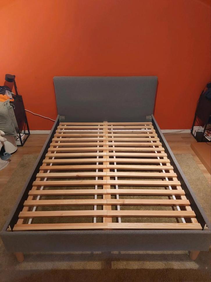 IKEA bed grijs 140x200cm, Huis en Inrichting, Slaapkamer | Bedden, Gebruikt, Tweepersoons, 140 cm, 200 cm, Stof, Grijs, Ophalen