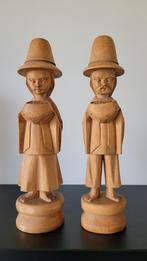 Twee houten beeldjes man en vrouw, Ophalen of Verzenden