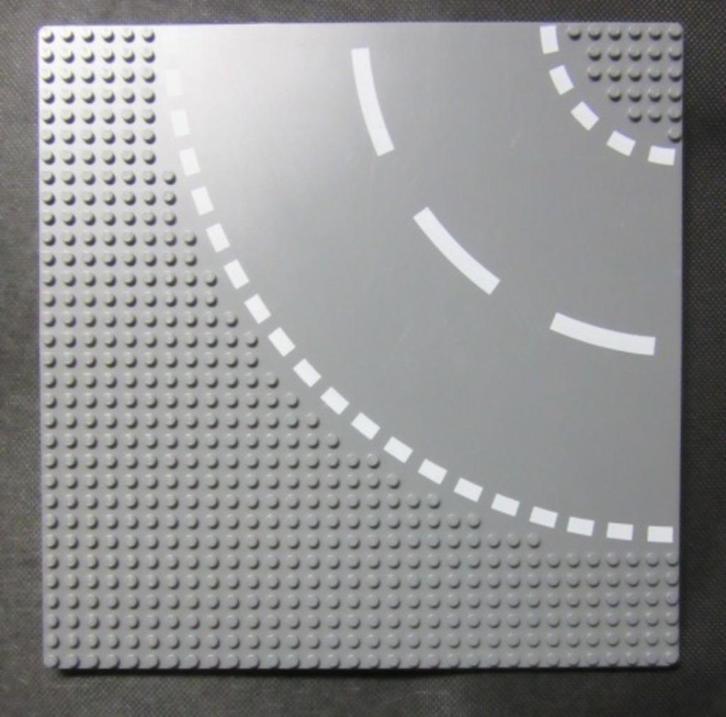 L808 grondplaat 32x32 weg bocht, met witte belijning, Kinderen en Baby's, Speelgoed | Duplo en Lego, Gebruikt, Lego, Losse stenen